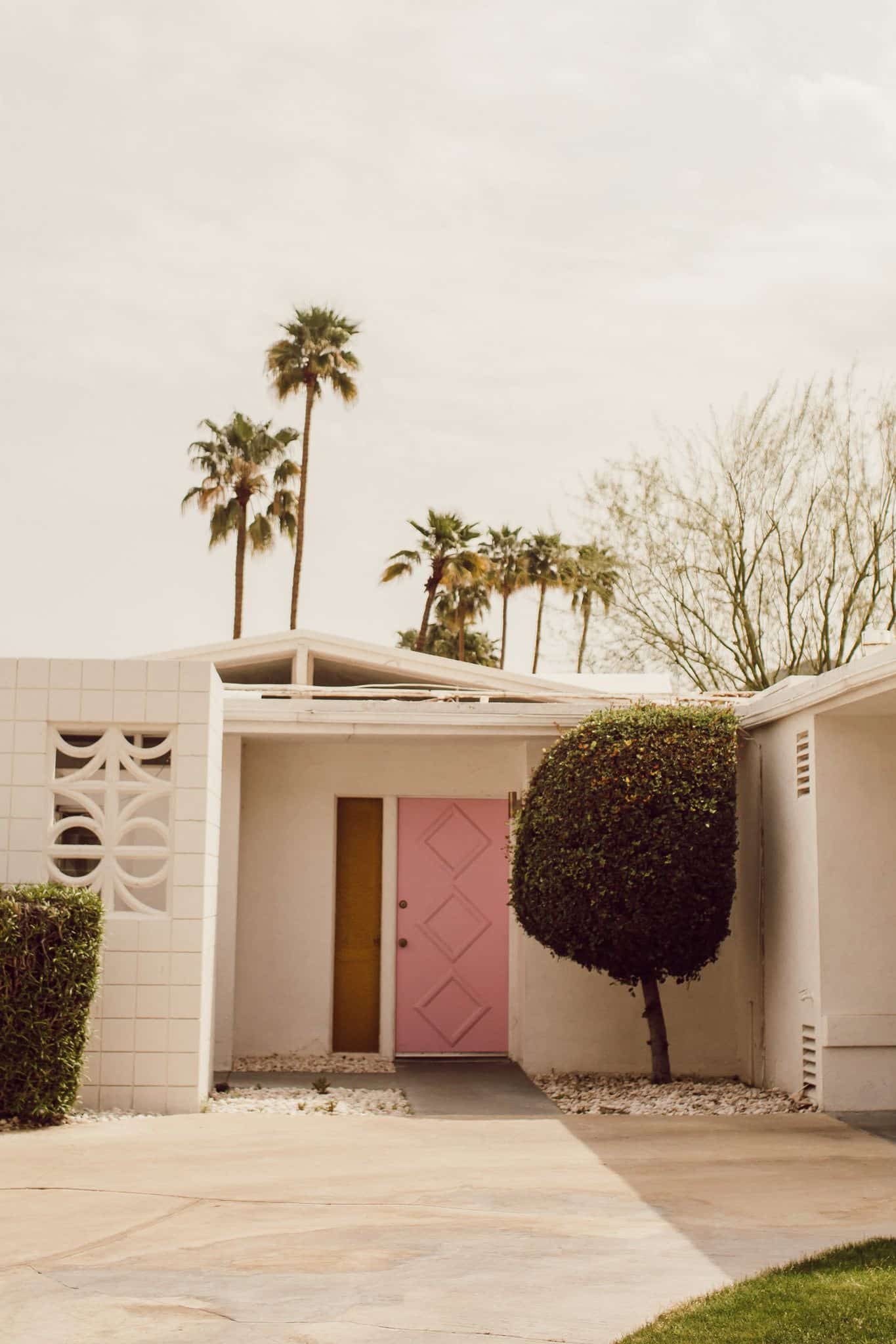 Self Guided Palm Springs Door Tour That Pink Door More